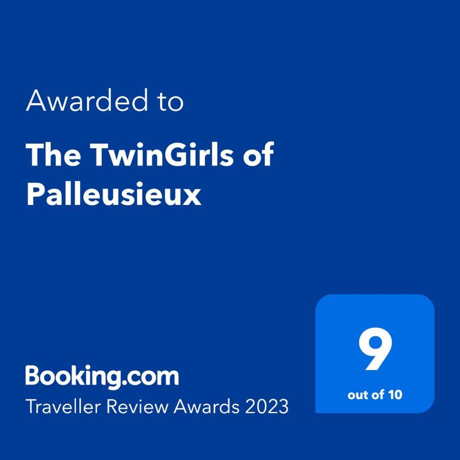 The Twingirls Of Palleusieux Pre-Saint-Didier Luaran gambar